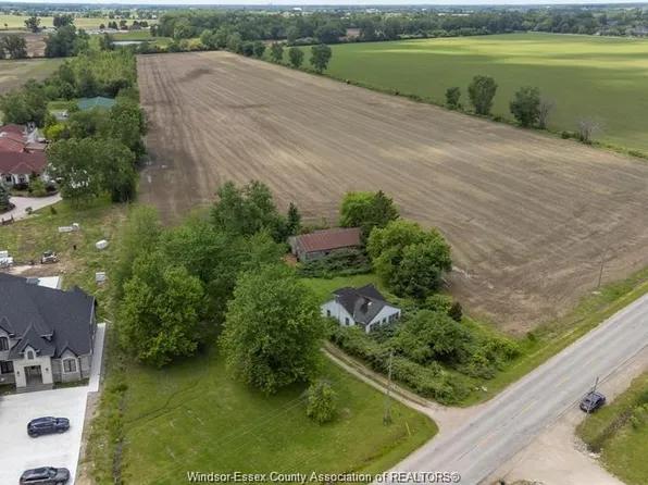 5075 N Talbot Rd, Tecumseh, ON N0R 1K0