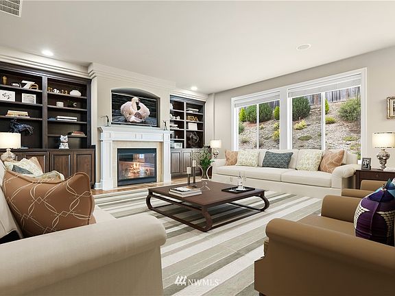 Livingroom with custom built-ins