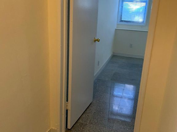 4th image of 14943 35th Ave #La