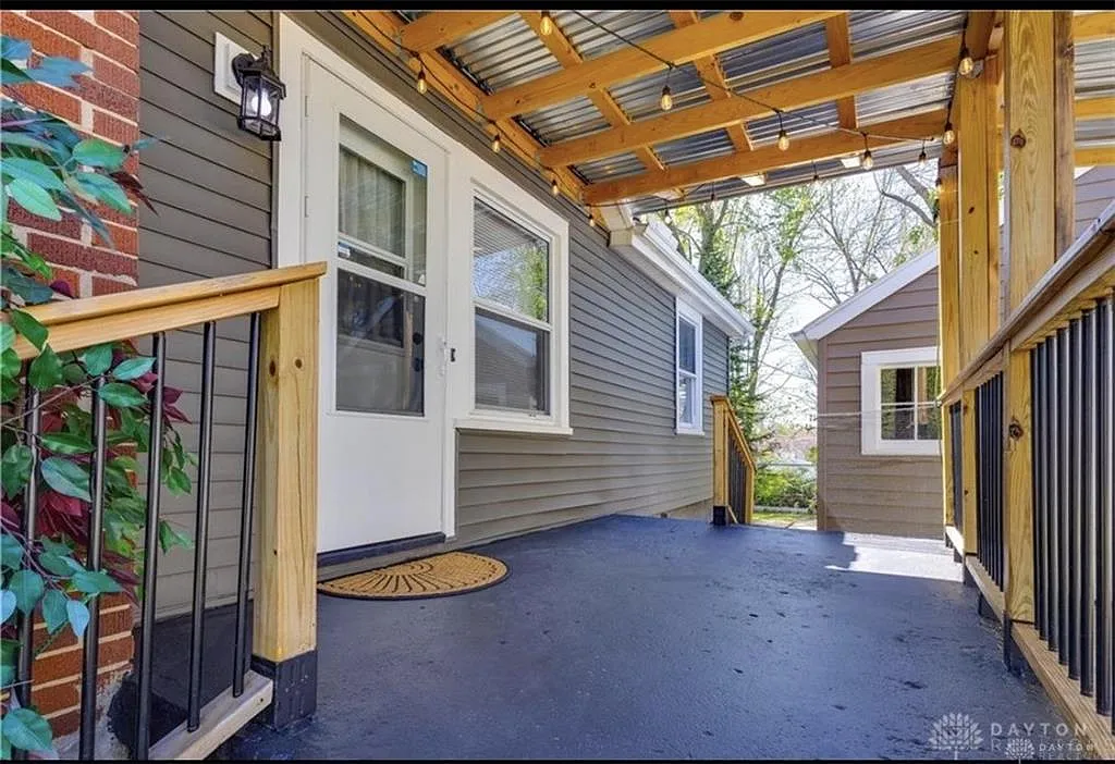 2 bed, 1.0 bath, 816 sqft, $1,400 — Photo 2