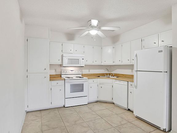 5th image of 1271 Redwood Ln APT C