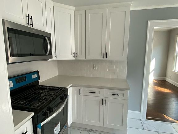 5th image of 88 Anthony St #2L