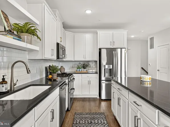 42619 Nubbins Ter, Ashburn, VA 20147