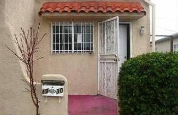 2nd image of 1928 Carmona Ave