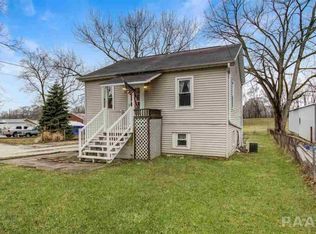 119 N McArthur Dr, North Pekin, IL 61554