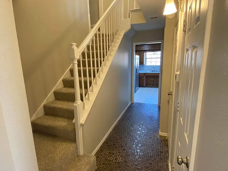 2124 Jefferson Pl — Photo 7