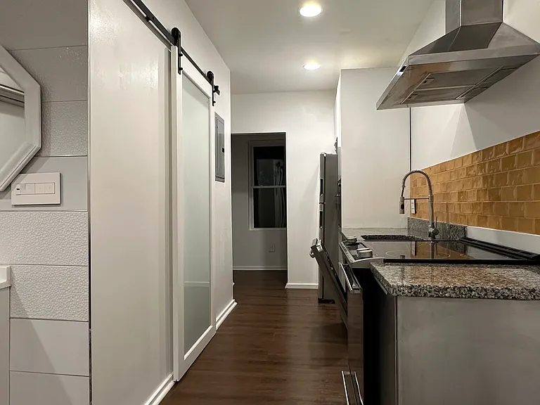 548 S 54th St #2 — Photo 14