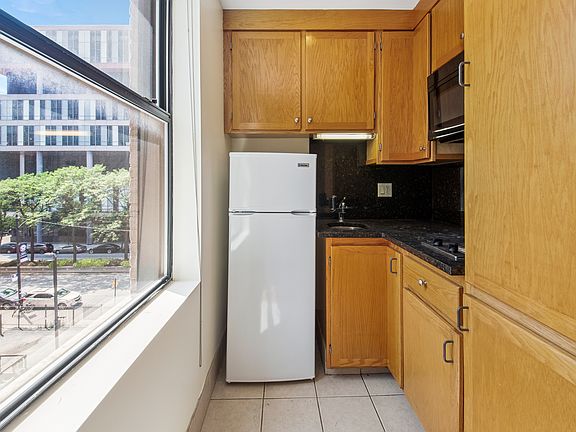 3rd image of 1 E Balbo Ave APT 505