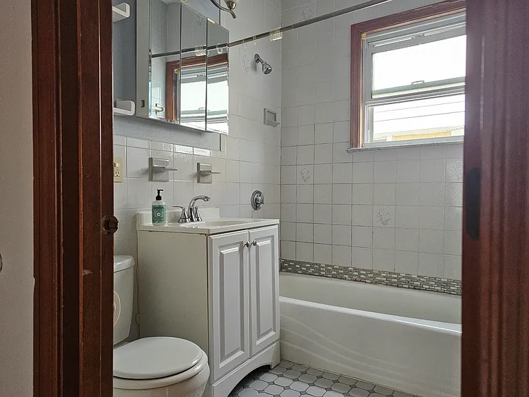 51 Elm St #2 — Photo 9