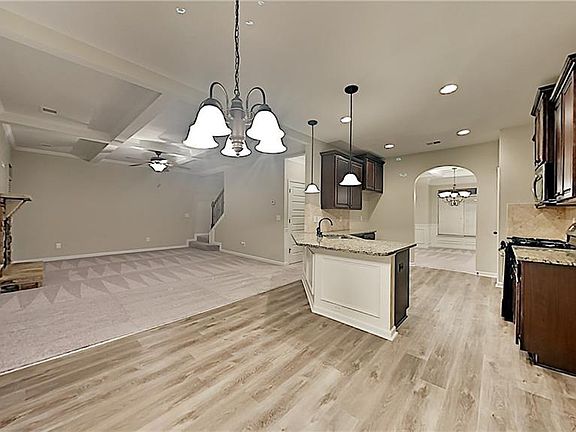 5th image of 585 Camano Way