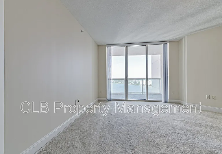 241 Riverside Dr #807 — Photo 9
