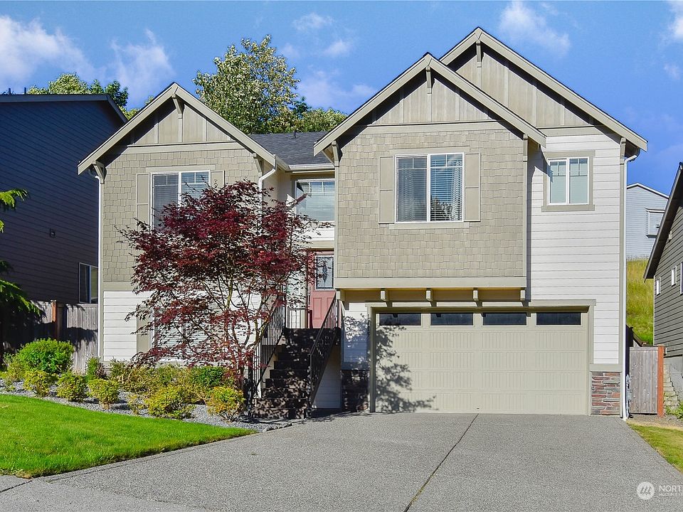 1st image of 1115 82nd Drive NE