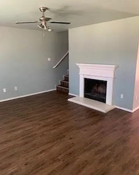 2712 Redwood St — Photo 2