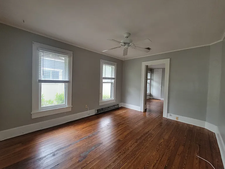 225 11th Ave N #1 — Photo 3
