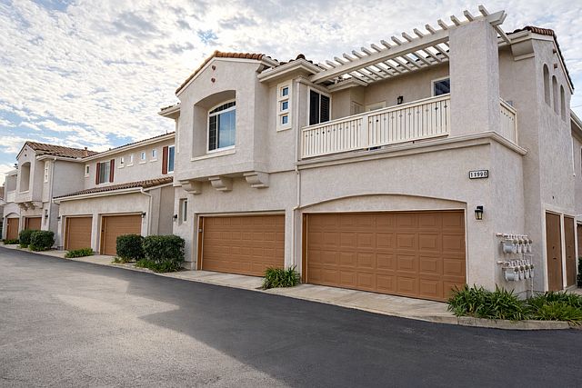 1st image of 10980 Ivy Hill Dr Unit 6