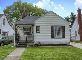 8082 Sterling St, Center Line, MI 48015