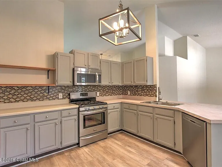 1899 Crane Creek Blvd — Photo 21