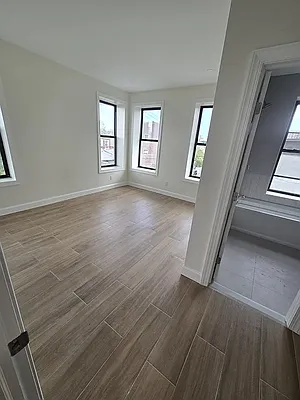 Rented by Outlive | media 12