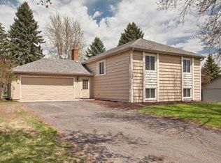 1304 Echo Dr, Burnsville, MN 55337