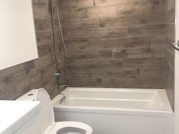 3rd image of 10390 W La Grange Ave Unit 201