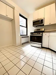 Rented by Manhattan Realty Group