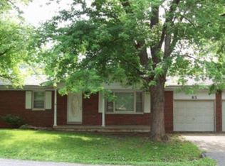 85 Memorial Ct, Highland, IL 62249