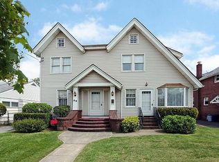 66 Miriam St, Valley Stream, NY 11581