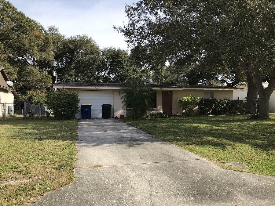 1st image of 1721 Thomas Dr