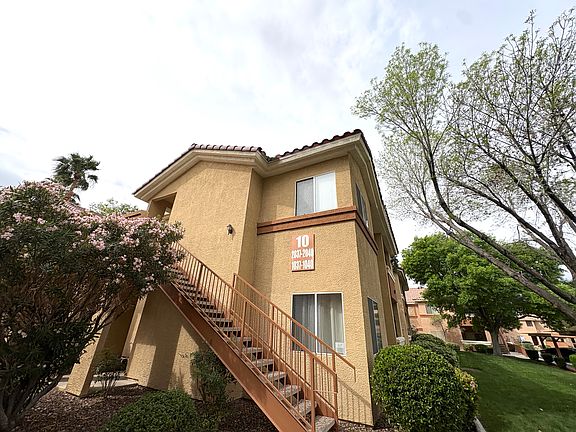 3rd image of 1050 E Cactus Ave Unit 2040