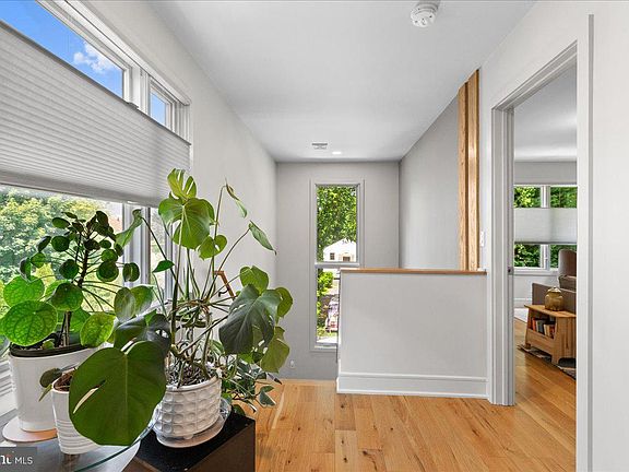 4th image of 23 Leigh Ave #B