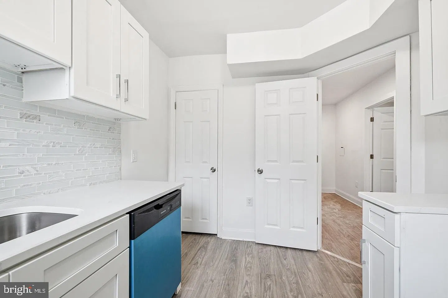 3 bed, 1.5 bath, 2200 sqft, $1,850 — Photo 2