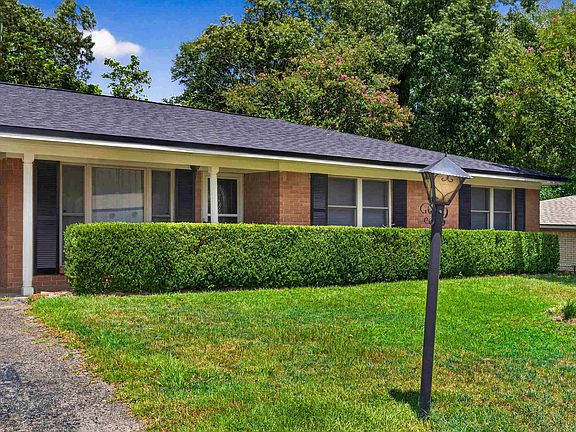 2nd image of 403 Dellbrook Dr