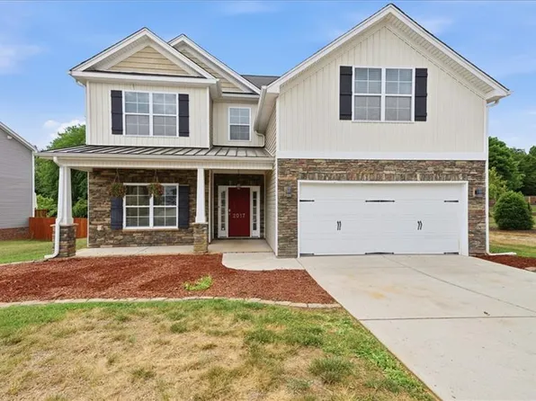 2017 Heron Pointe Dr, Whitsett, NC 27377
