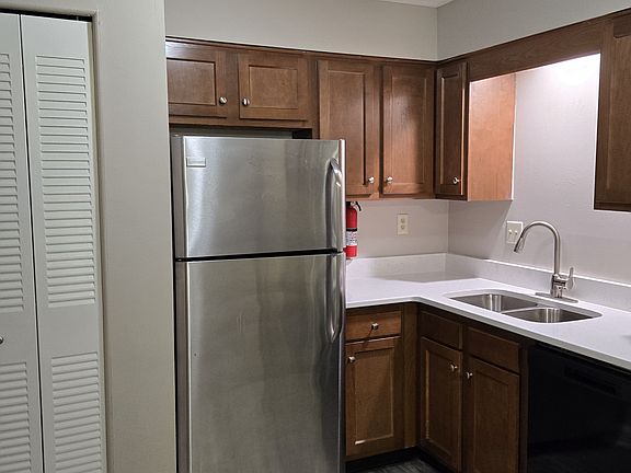 2nd image of 104 Saint Francis Ct APT 25