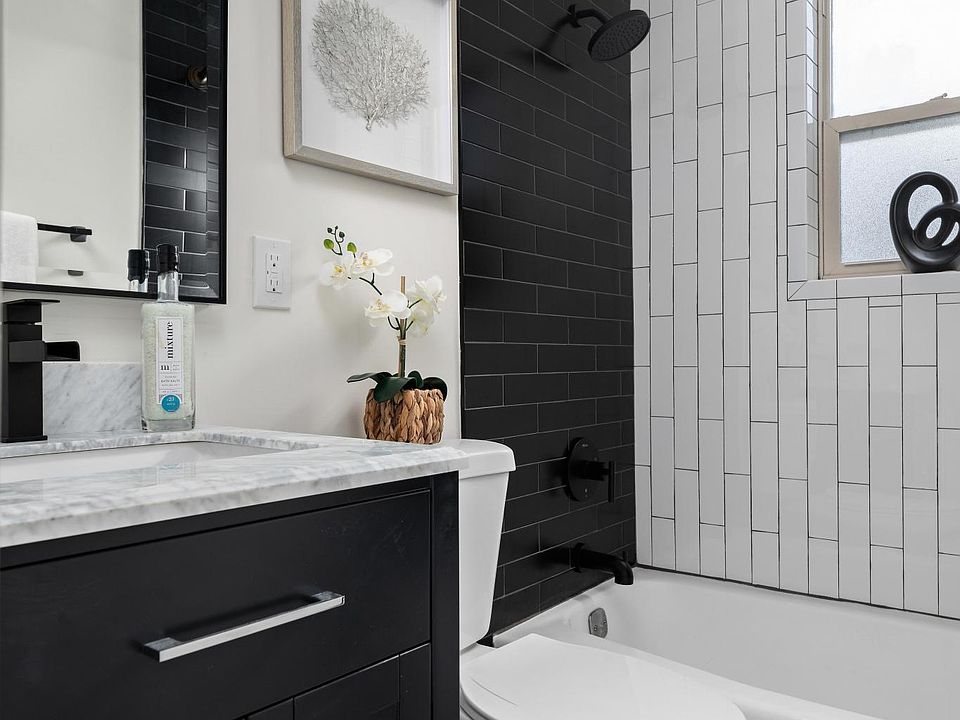 Garden Bathroom (furnished)