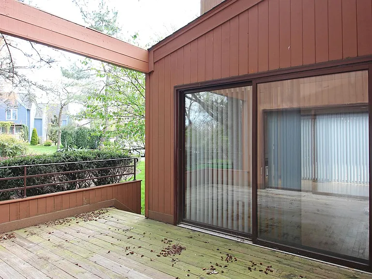 6872 Melrose Dr — Photo 52
