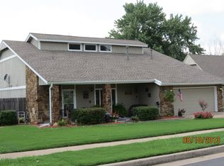 304 N Hemlock Ave W, Broken Arrow, OK 74012