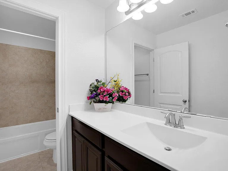 5724 Siragusa Dr — Photo 24