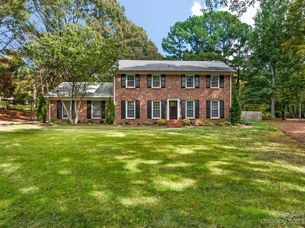 4100 Windwood Cir, Charlotte, NC 28226