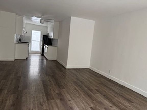 3rd image of 1443 S Bundy Dr APT 2