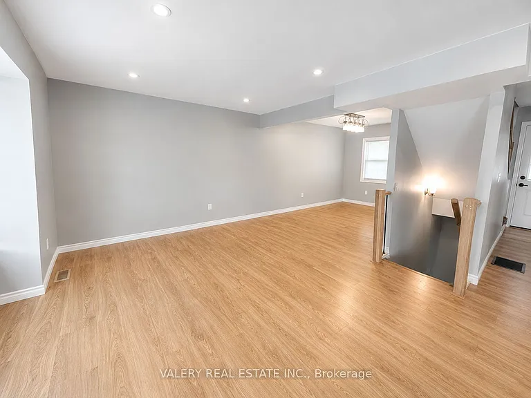1815 Francois Rd — Photo 9