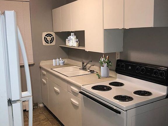 5th image of 4852 Yarmouth Pl APT 4