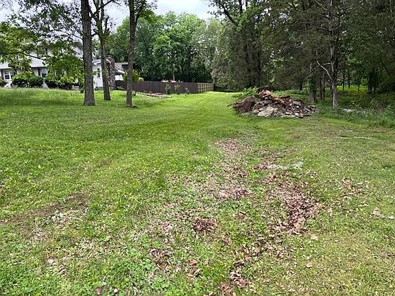 2nd image of 118 Country Club Dr