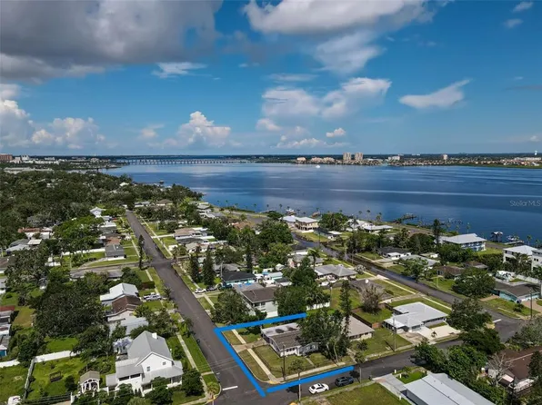 102 20th St NE, Bradenton, FL 34208