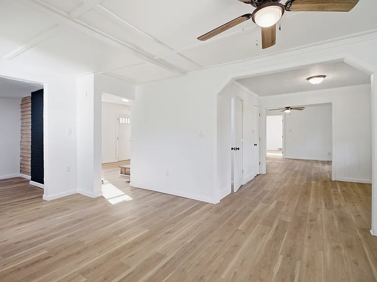 318 McClure St — Photo 13