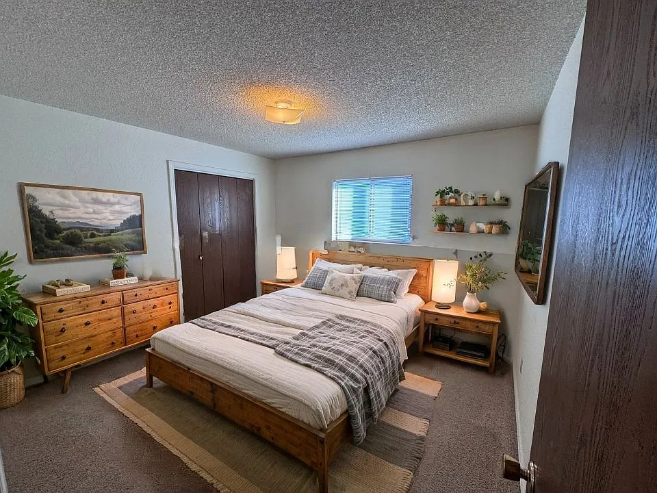 2 bed, 1.0 bath, 950 sqft, $1,025 — Photo 3