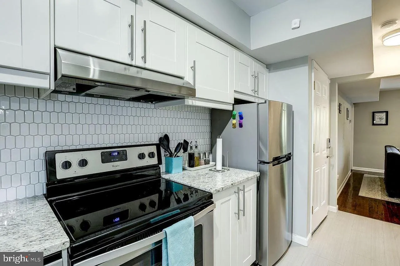 1 bed, 700 sqft, $1,500 — Photo 2
