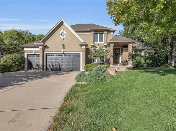 6145 Westwood Ct, Parkville, MO 64152