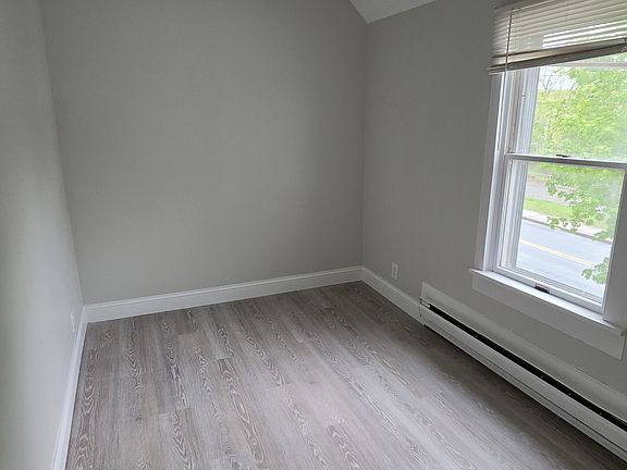 5th image of 221 Chestnut St #3