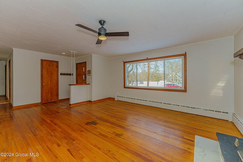 3rd image of 8 Belmont Avenue